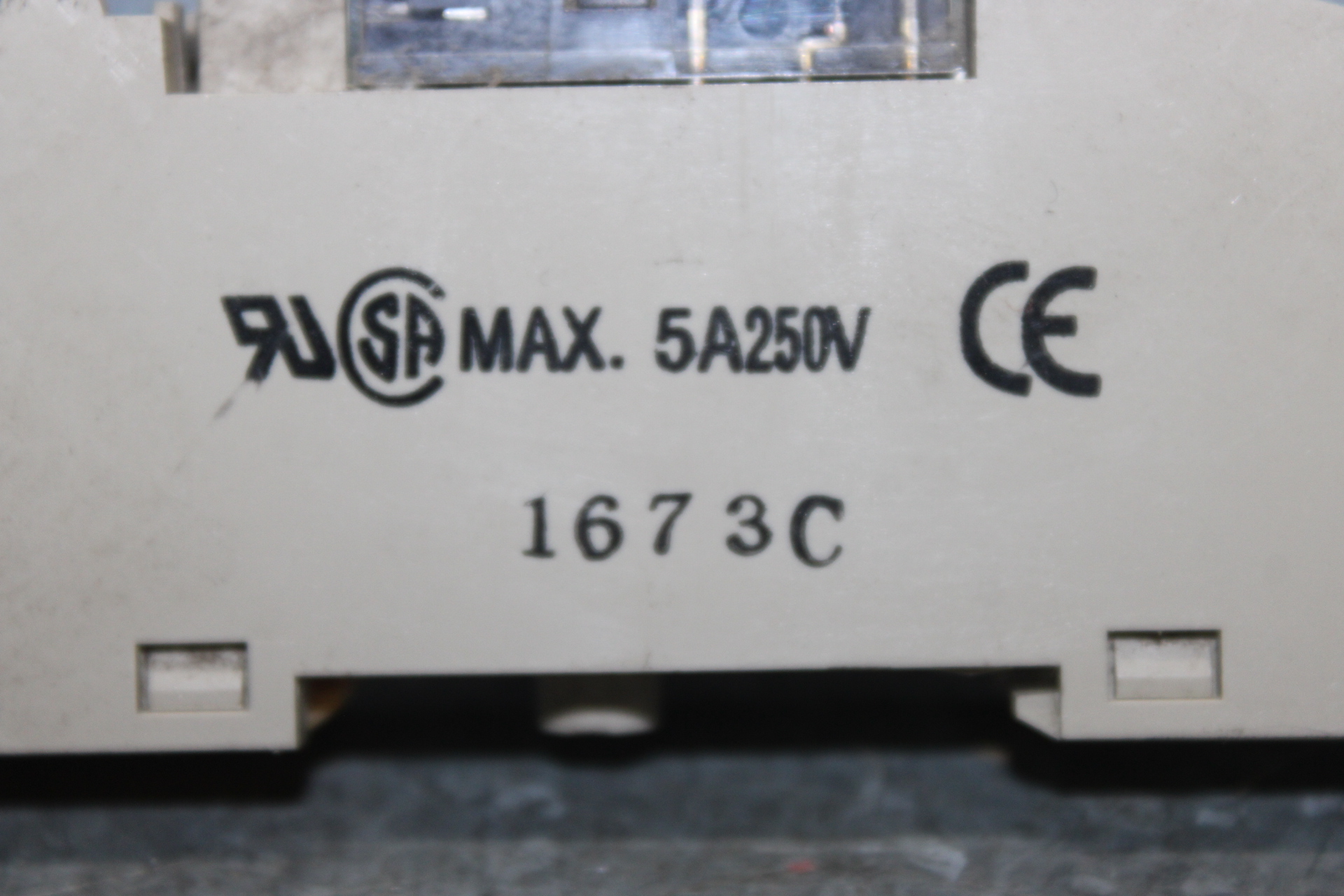 NEW SURPLUS OMRON POWER RELAY MKS2PI 250 VAC 10 AMP SINGLE PHASE W/ BASE