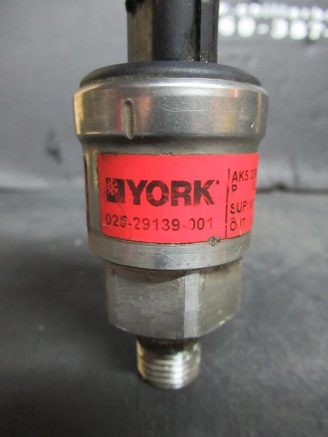 Used YORK DANFOSS PRESSURE TRANSDUCER 025-29139-001 400 PSIS 5 VDC **WARRANTY**