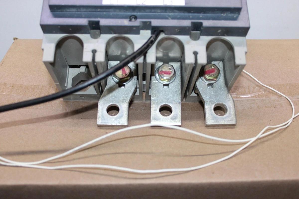 Used MERLIN GERIN INTERPACT MOLDED CASE SWITCH INS400 400 AMP 750 VOLT 3-POLE