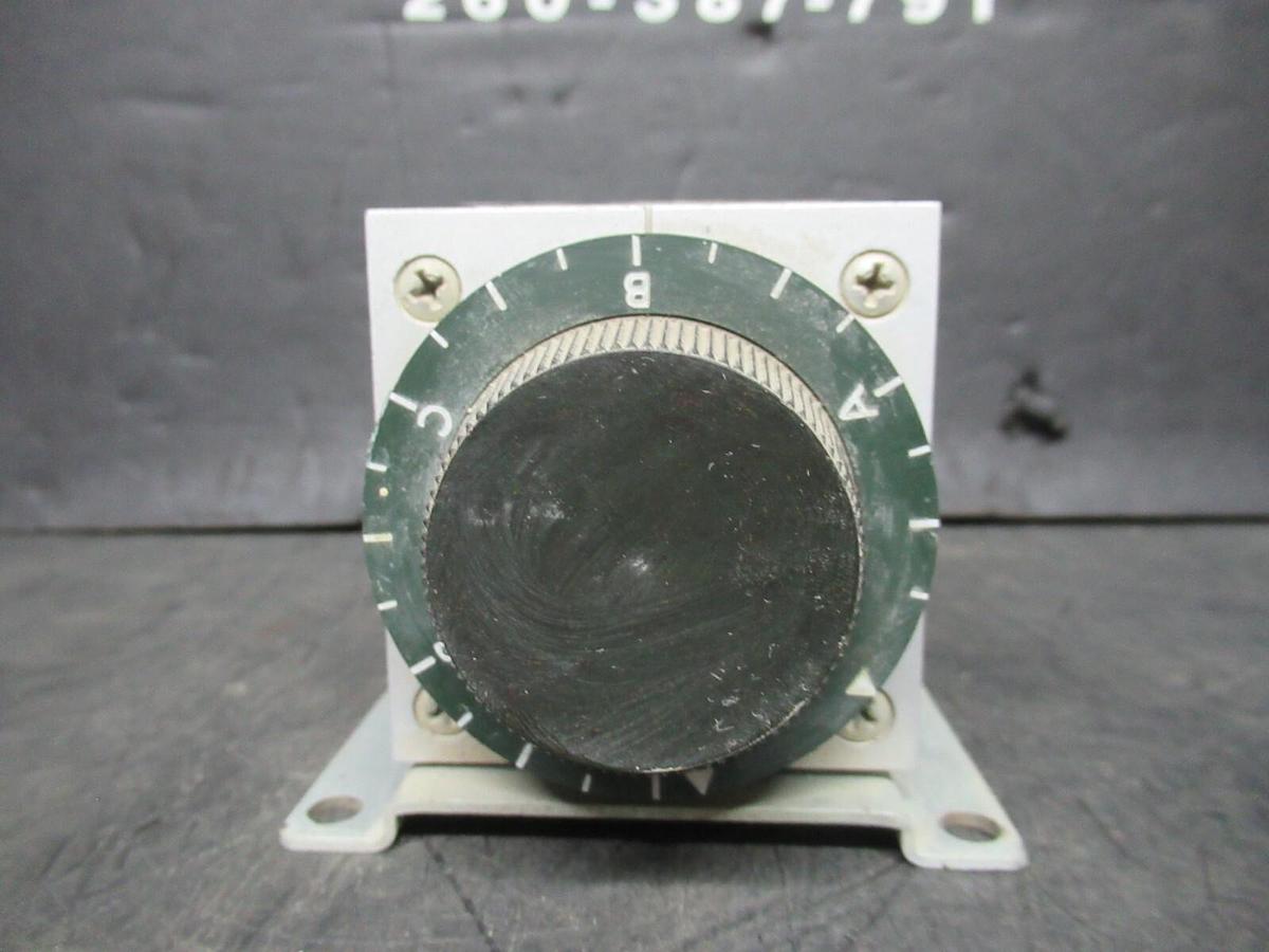 Used AGASTAT TIME DELAY RELAY 0.2-2 SECONDS 7032AAA 120 VOLT VOIL 600 VAC 10 AMP