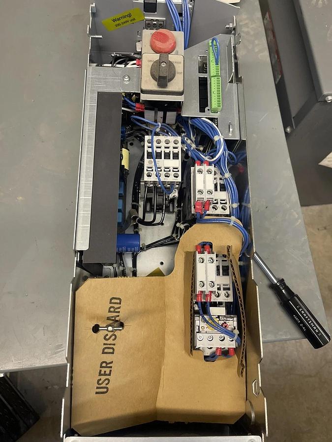 Used DANFOSS VERTICAL VFD 174L1110 VLT HVAC DRIVE 200 VAC @ 16.7 AMP 5 HP 3-PHASE