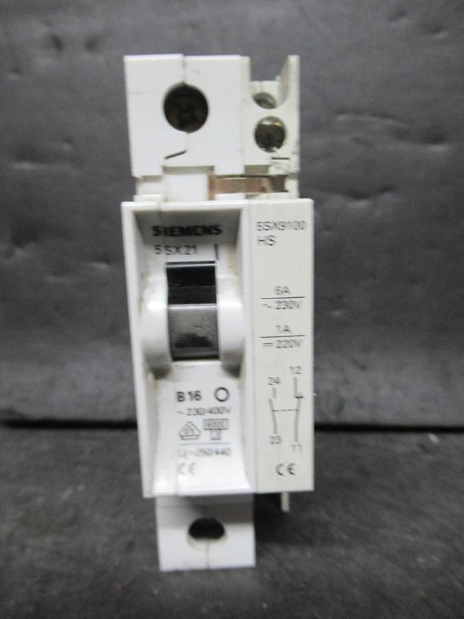 Used SIEMENS CIRCUIT BREAKER 5SX21 B16 16 AMP 277 VAC 1-POLE W/ 5SX9100 AUXILLIARY