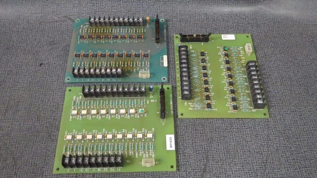 Used (1) YORK CHILLER INTERFACE CIRCUIT BOARD 031-00935D000 ** INCLUDES WARRANTY**