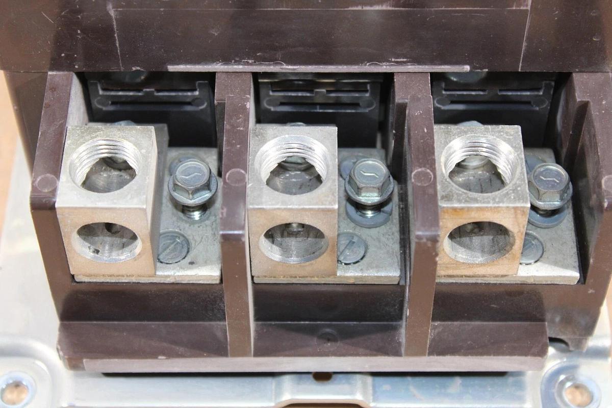 Used CUTLER HAMMER CONTACTOR C832KN9 200 AMP 600 VOLT 3-PHASE COIL: 120V **WARRANTY**