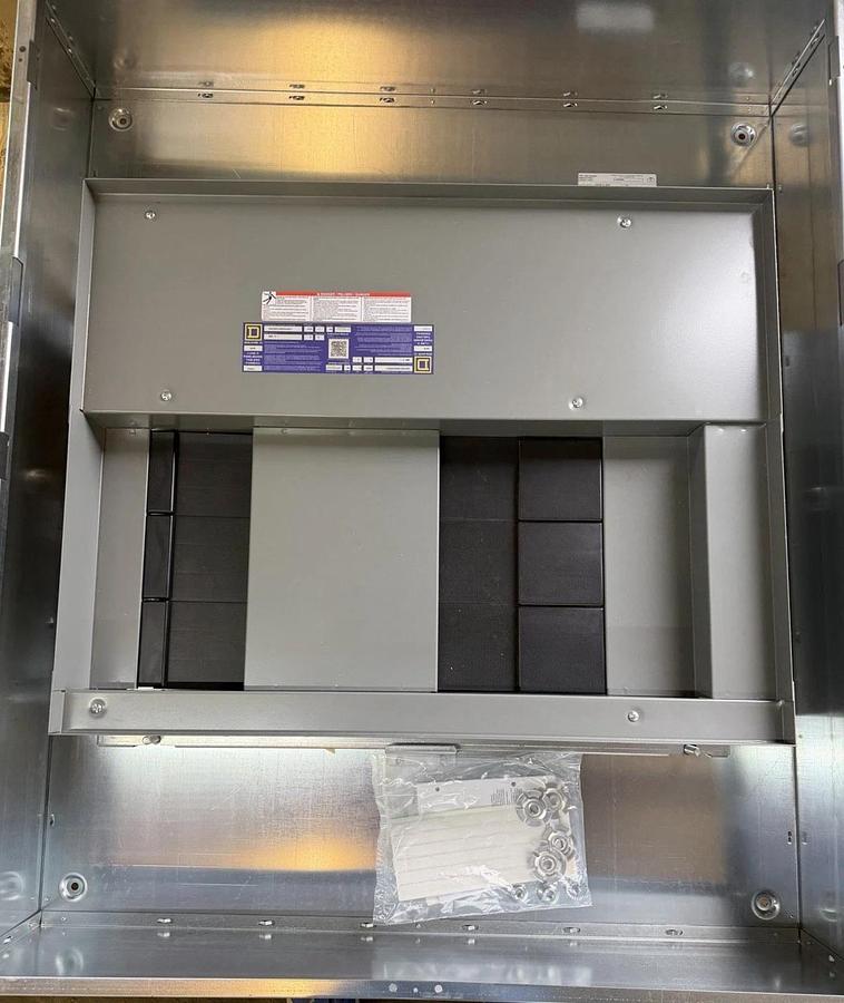 NEW SQUARE D MLO HCP I-LINE PANELBOARD 1000 AMP 480 VAC 18-SLOT 3-PHASE 3-WIRE