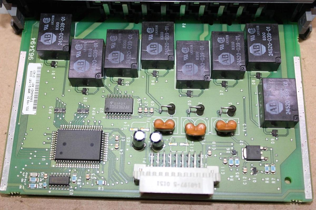 Used ALLEN BRADLEY SLC-500 OUTPUT MODULE 1746-OX8 SER. A 250 VAC **WARRANTY**