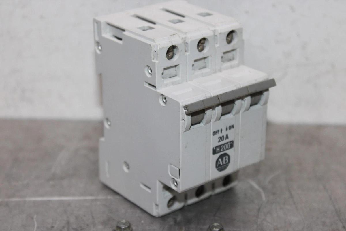 Used ALLEN BRADLEY CIRCUIT BREAKER 1492-CB3 480/277 VAC 20 AMP 3-POLE