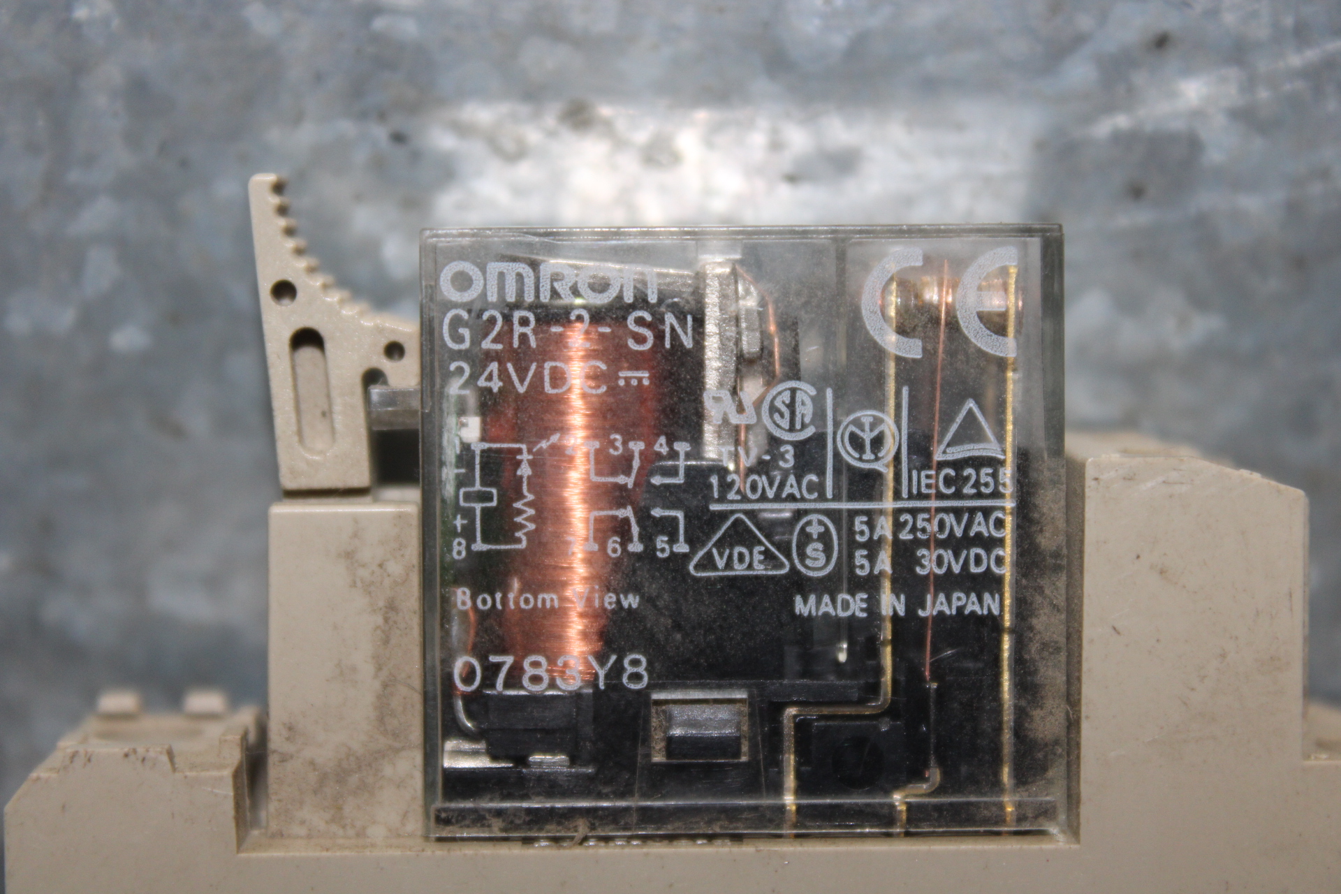 NEW SURPLUS OMRON POWER RELAY MKS2PI 250 VAC 10 AMP SINGLE PHASE W/ BASE