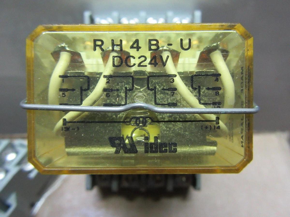 Used LOT OF 2 IDEC RELAY RH4B-U 24 VDC W/ SH4B-05 BASE 10 AMP 300 VOLT