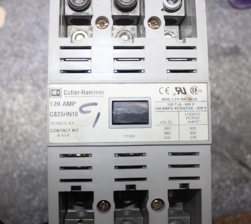 NEW SURPLUS SIEMENS CIRCUIT BREAKER B330 30 AMP 240 VAC 3-POLE