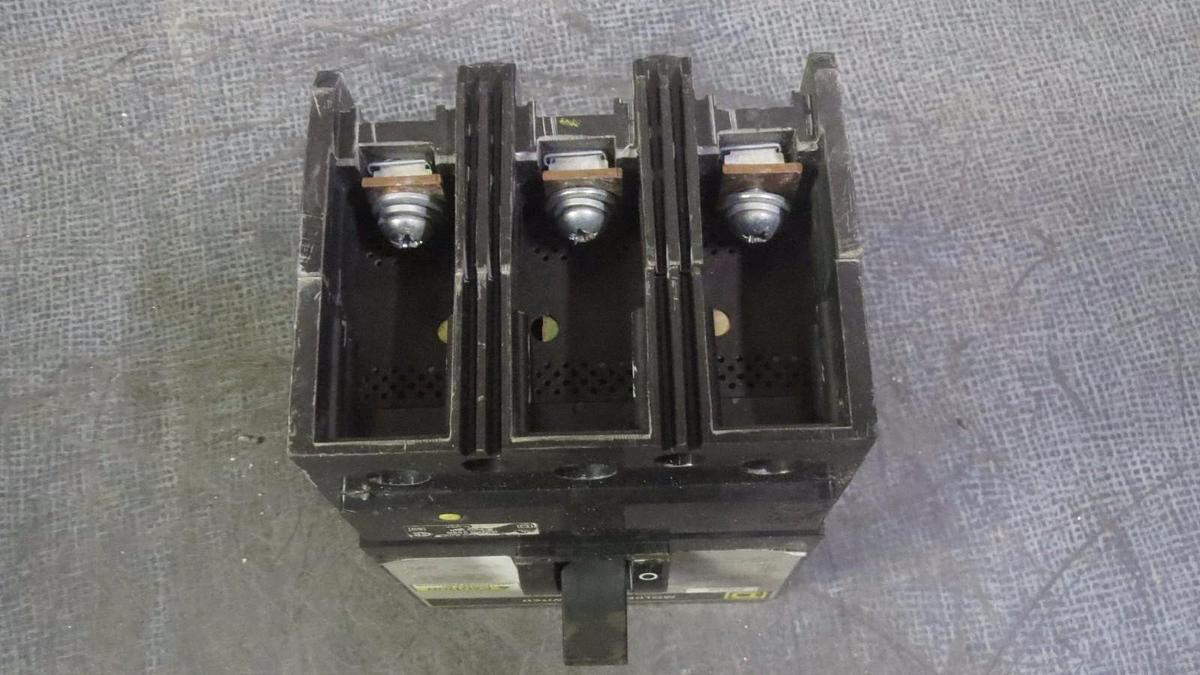 Used SQUARE D MOLDED CASE SWITCH 250 AMP 600 VAC 3 POLE CAT# KHP36000MMT