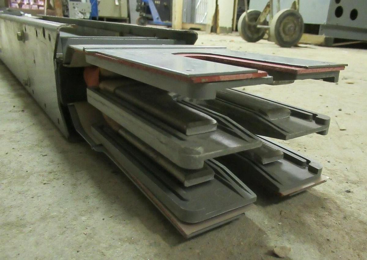 Used 800 AMP SQUARE D I-LINE FEEDER ALU DUCT BUSWAY RUN 40" L 480 / 277 V 3 PH 4 W