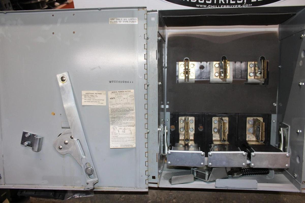 Used ITE FUSIBLE PANELBOARD VACU-BREAK DISCONNECT VMS325B 400 AMP 240 VOLT 3-PHASE
