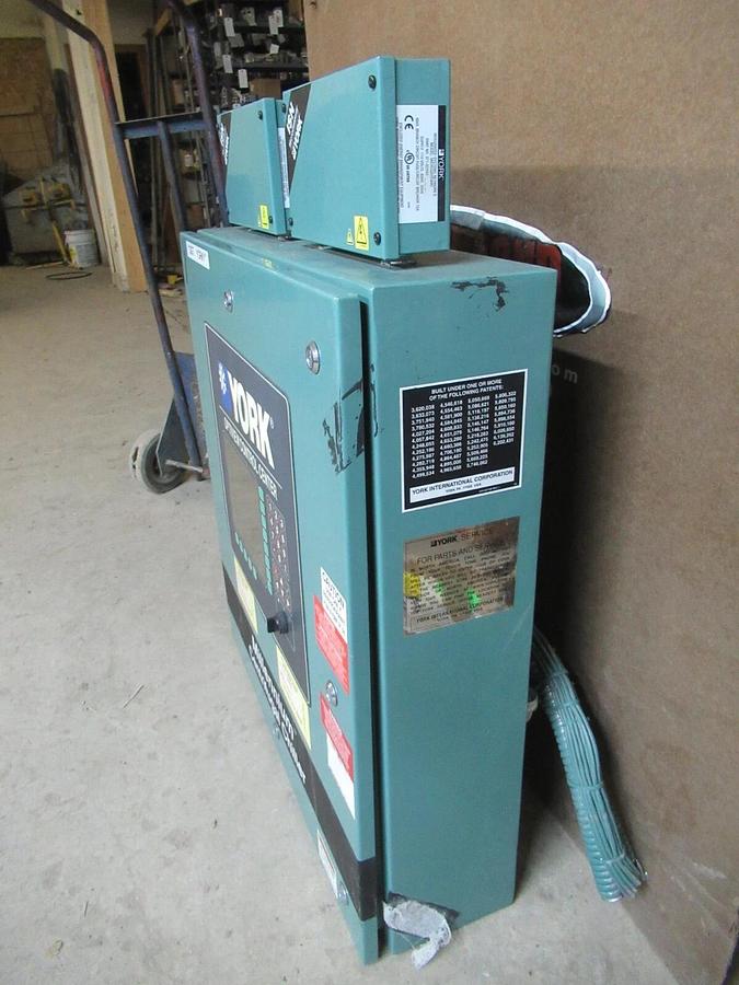 Used YORK CENTRIFUGAL CHILLER MILLENIUM OPTIVIEW CONTROL CENTER 371-02448-101