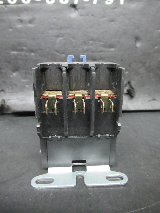 Used HOMER CONTACTOR XMC0-403-FBBC00F012 HN53CD115 600 VAC 40 AMP COIL: 110/120 VOLT