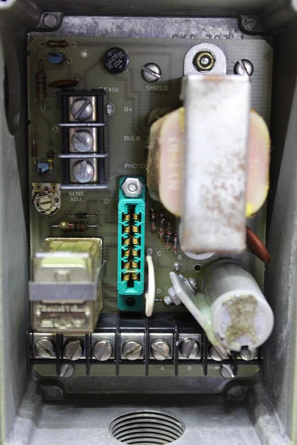 Used EAGLE SIGNAL TIME DELAY PHOTOELECTRIC CONTROL MF-10 MF-30 **WARRANTY**