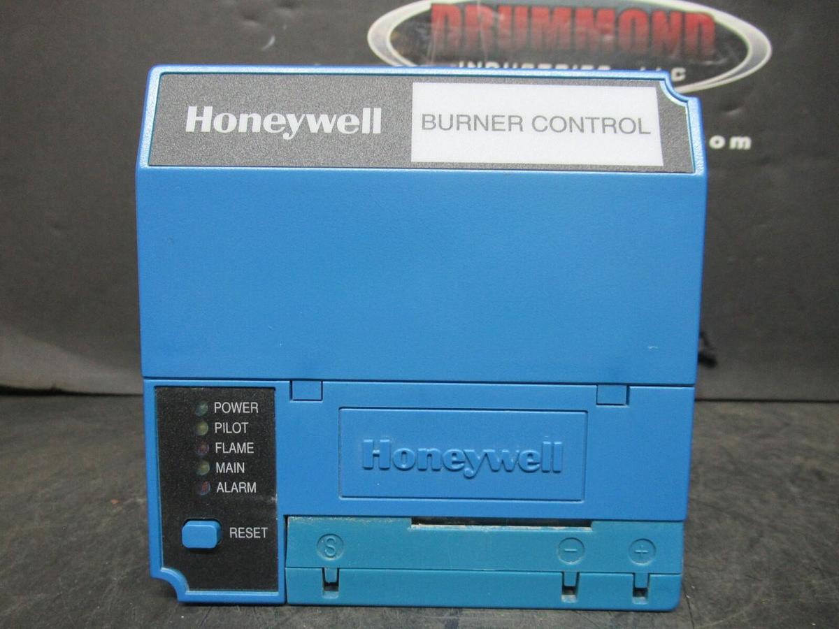 Used HONEYWELL BURNER CONTROL ULTRAVIOLET FLAME AMPLIFIER RM7840-L-1018 2000 VA MAX