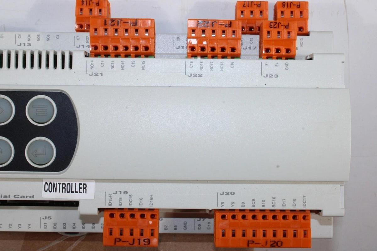 Used MCQUAY CAREL MICROTECH II CHILLER CONTROL MODULE PCO2MQ3BL0 REV. 1.511