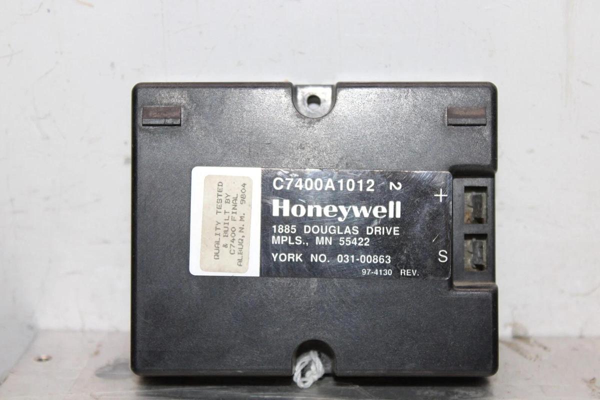 Used HONEYWELL ENTHALPY SENSOR 031-00863 C7400A1012 97-4130 **WARRANTY**