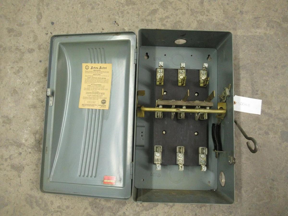 Used WESTINGHOUSE FUSIBLE SAFETY SWITCH CAF-323 100 AMP 240 VAC