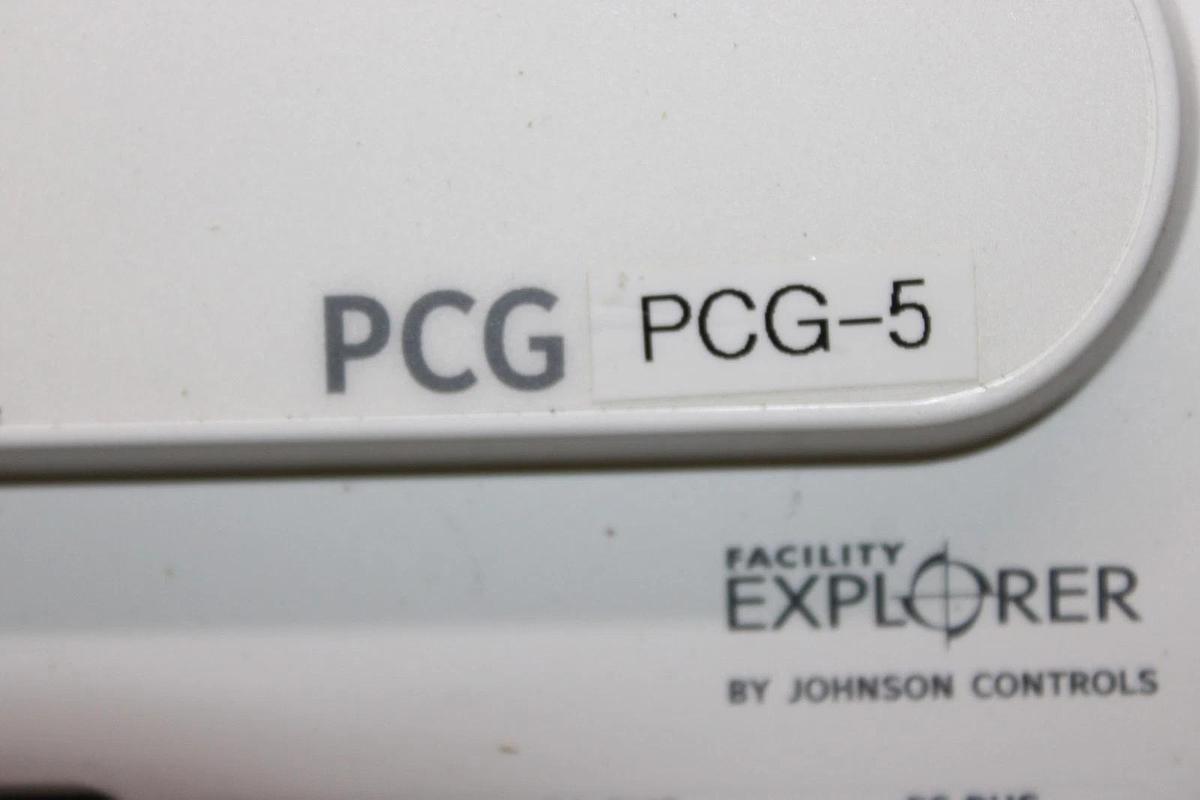 Used JOHNSON CONTROLS PCG UNIVERSAL BINARY CONTROLLER PCG1611 FX-PCG1611-1 REV. W