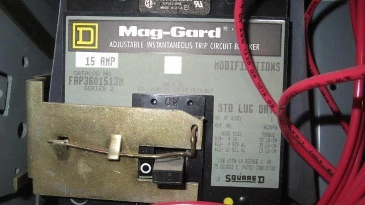 Used SQUARE D 15 AMP MOTOR CONTROL BUCKET MODEL 5 NEMA SIZE 1 STARTER