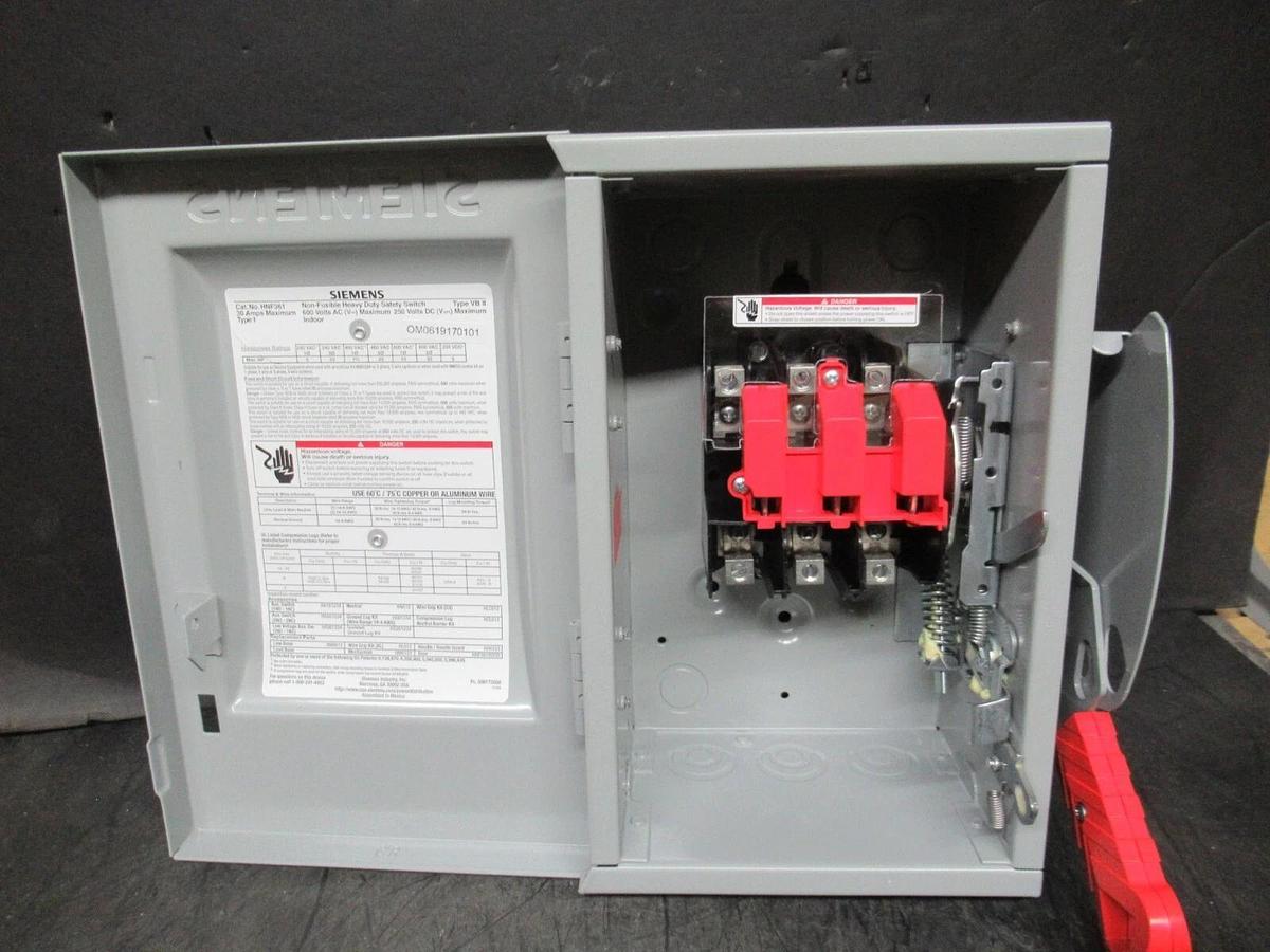 NEW IN BOX SIEMENS HEAVY DUTY FUSIBLE SAFETY SWITCH HNF361 600 VAC 30 AMP