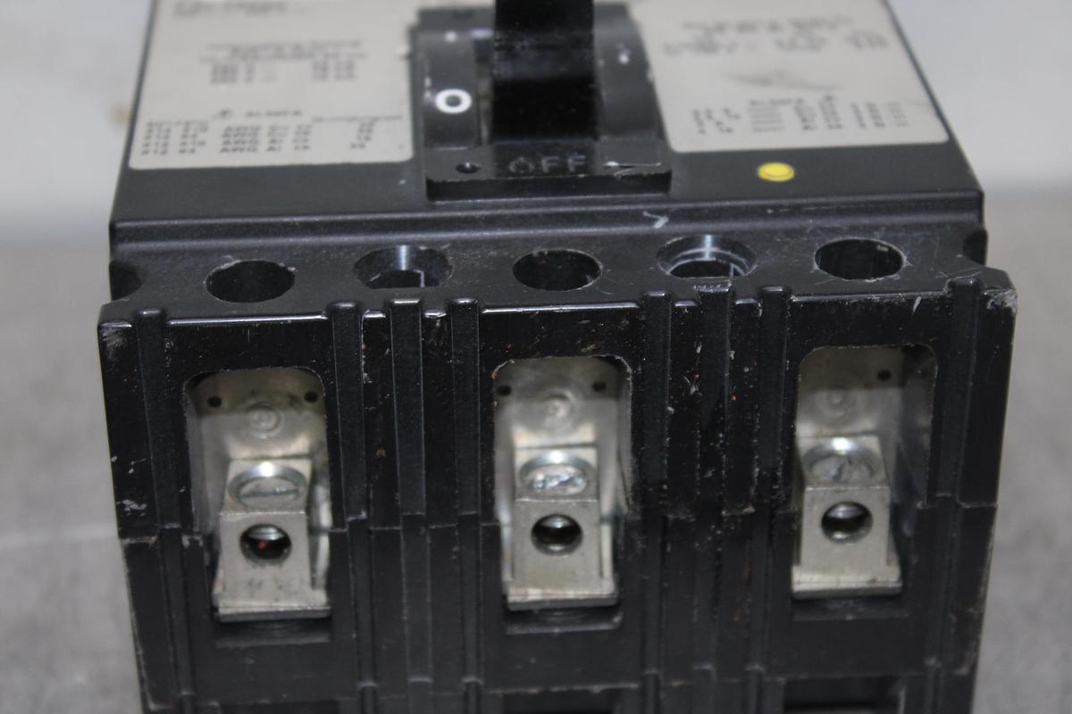 Used SQUARE D I-LINE CIRCUIT BREAKER FH26020BC SERIES 2 20 AMP 600 VAC 2-POLE
