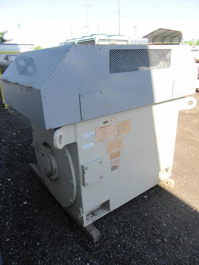 Used 886 HP TECO / YORK INDUCTION MOTOR 4160 V 3 PH 4510 FRAME 3600 RPM 108 FLA 2001