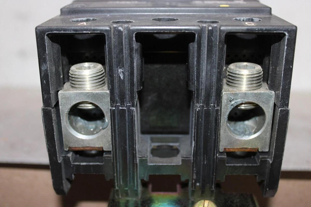 NIB SQUARE D I-LINE CIRCUIT BREAKER KA256125AC 125 AMP 600 VAC 2-POLE