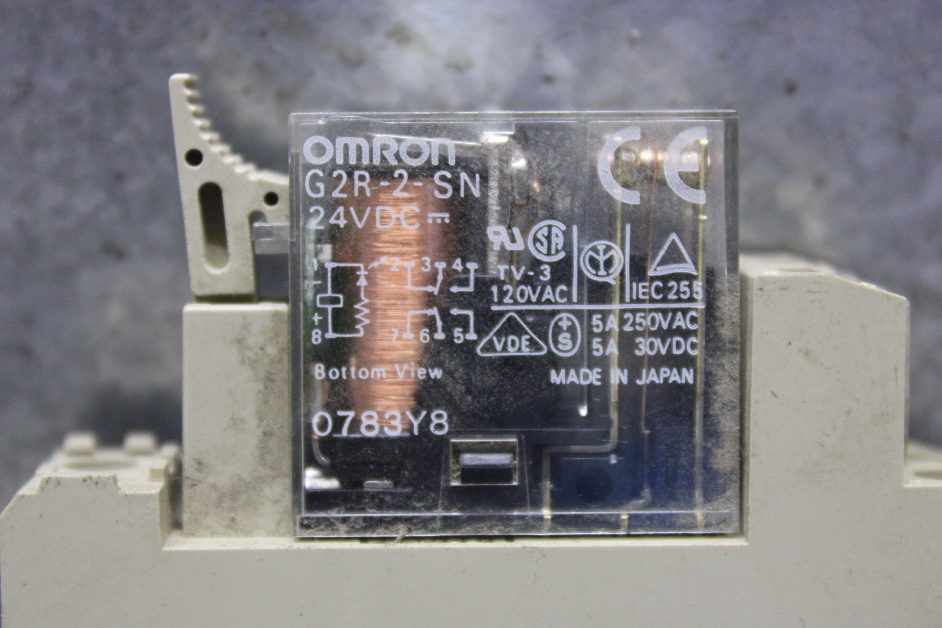 NEW SURPLUS OMRON POWER RELAY MKS2PI 250 VAC 10 AMP SINGLE PHASE W/ BASE