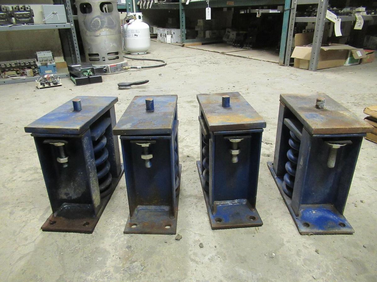 Used SET OF (4) HEAVY DUTY ANTI-VIBRATION PADS / VIBRATORY FEET MOUNTS 9" X 4.5" TOPS