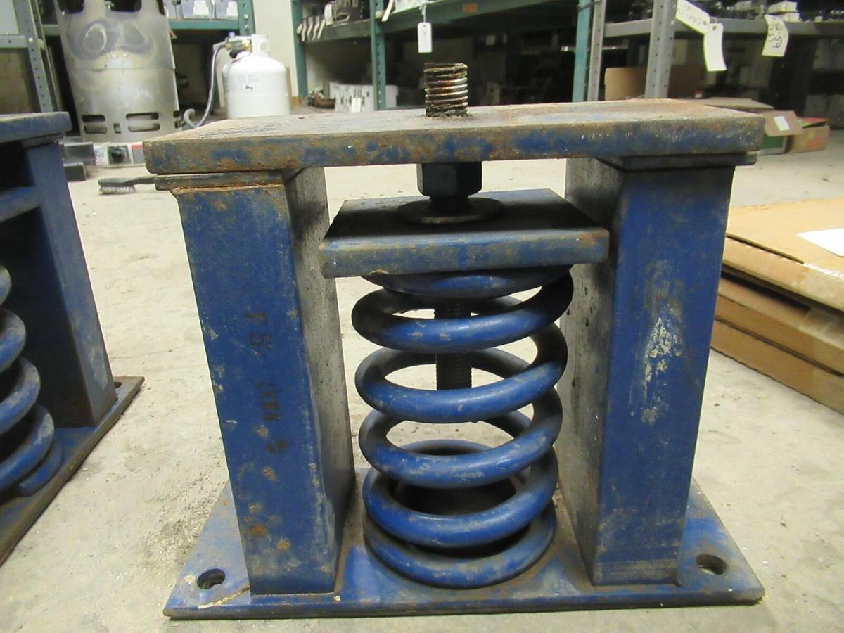 Used SET OF (4) HEAVY DUTY ANTI-VIBRATION PADS / VIBRATORY FEET MOUNTS 9" X 4.5" TOPS