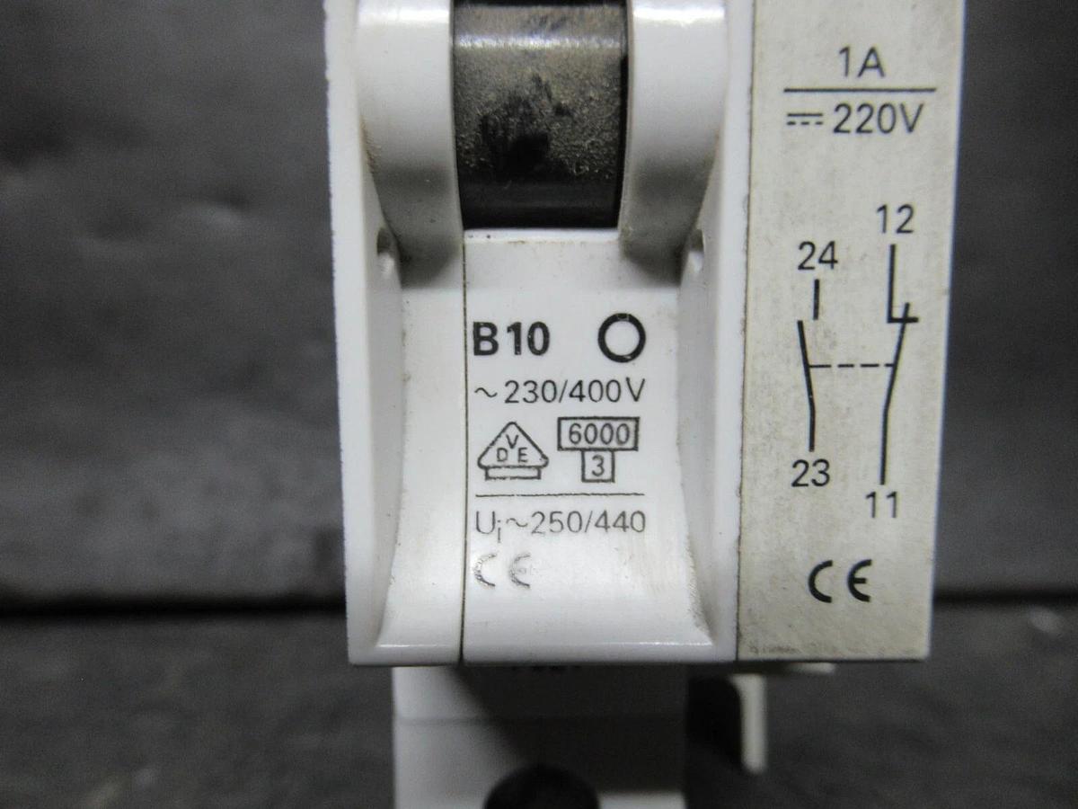 Used SIEMENS CIRCUIT BREAKER 5SX21 B10 10 AMP 277 VAC 1-POLE W/ 5SX9100 AUXILLIARY