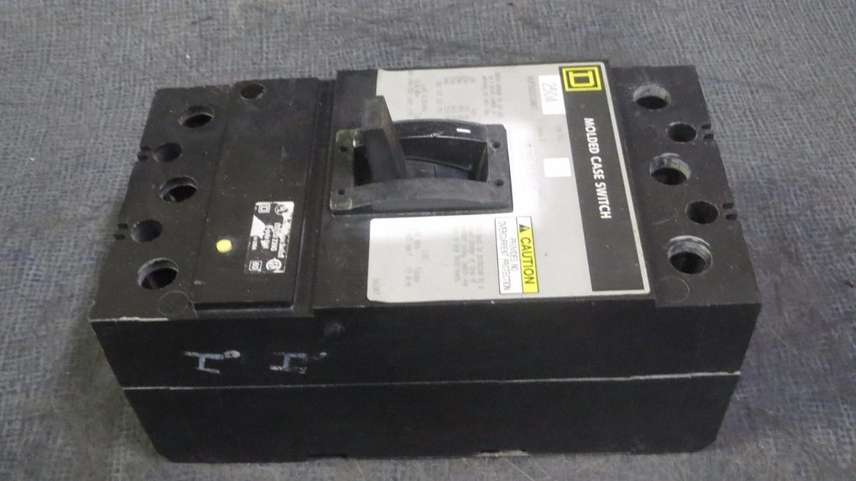 Used SQUARE D MOLDED CASE SWITCH 250 AMP 600 VAC 3 POLE CAT# KHP36000MMT