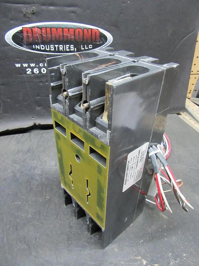 Used GE CIRCUIT BREAKER TFK236F000 175 AMP TRIP 600 VAC 3-POLE W/ AUXILIARY SWITCH