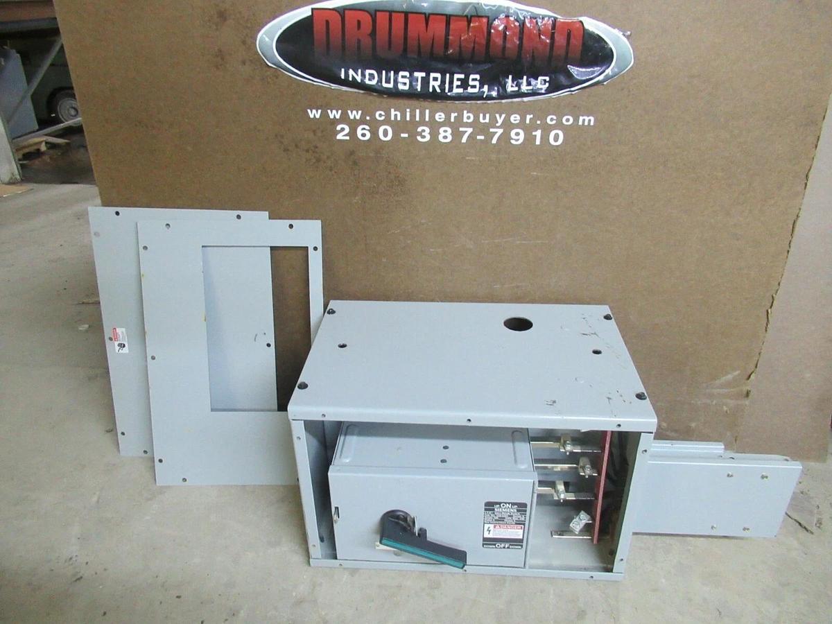 Used SIEMENS 100 AMP 240 V XJ-L BUSWAY TAPBOX W/ VACU-BREAK SWITCH V2E3203 4W XC1004G