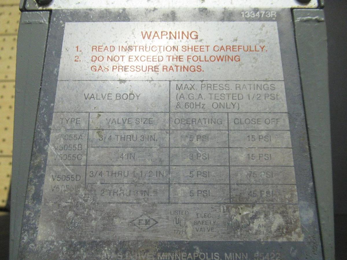 Used HONEYWELL FLUID POWER GAS VALVE V4055A10313 120 VAC 0.33 AMP G-LP GAS 75 PSI