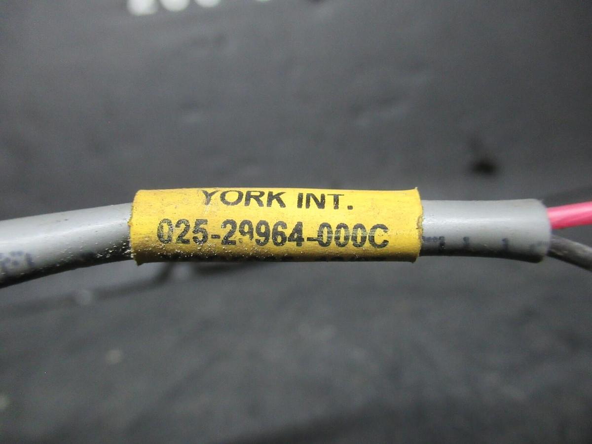 Used YORK INTERNATIONAL WATER TEMPERATURE SENSOR 025-29964-000C **WARRANTY**