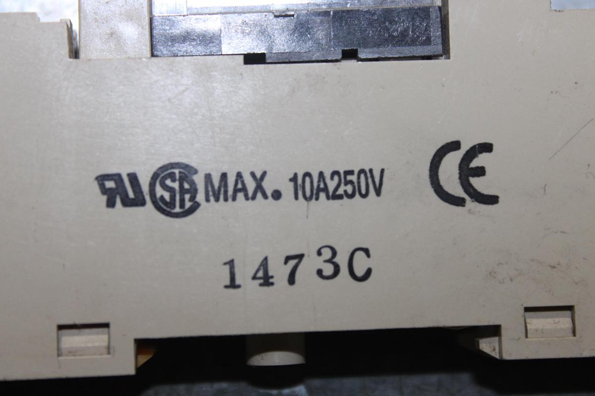 Used LOT OF 3 OMRON RELAYS G2R-1-SN 24 VDC 10 AMP W/ BASE
