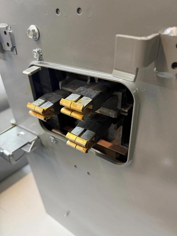 NIB SQUARE D I-LINE FUSIBLE BUSSWAY UNIT PQ3620G 200 AMP 600 VAC 3-POLE 3-WIRE