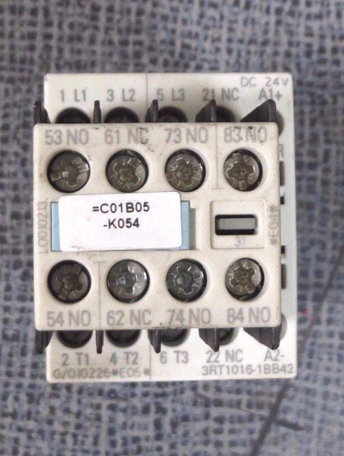 Used SIEMENS SIRIUS CONTACTOR 24 V COIL 22 AMP MODEL: 3RT1016-1BB42 W/ 3RH1911-1FA31