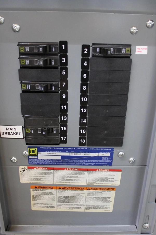 Used SQUARE D NQ SERVICE PANELBOARD MH26 NC26S 100A 240 VAC 3-PHASE