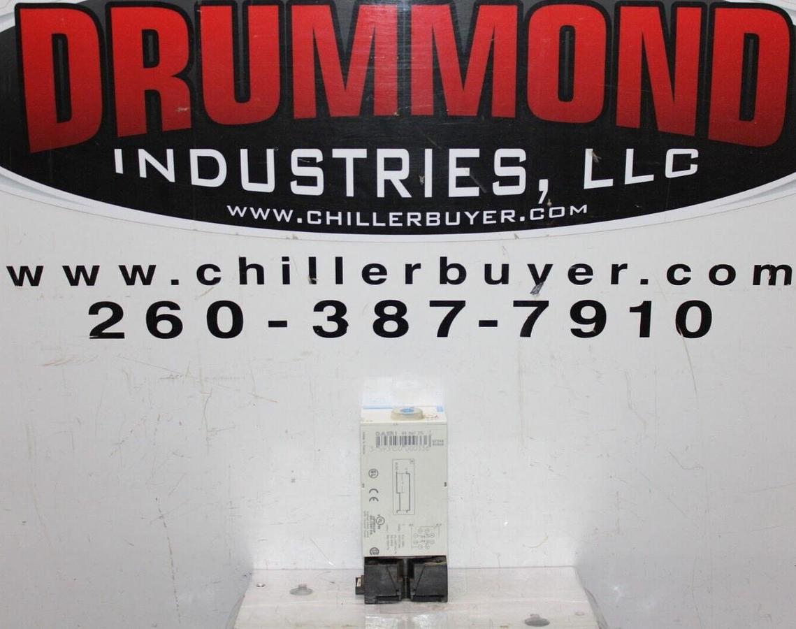 Used CROUZET MULTI-FUNCTION TIME DELAY RELAY OA2RI 0.1 SECOND - 100 HOUR 240 VAC