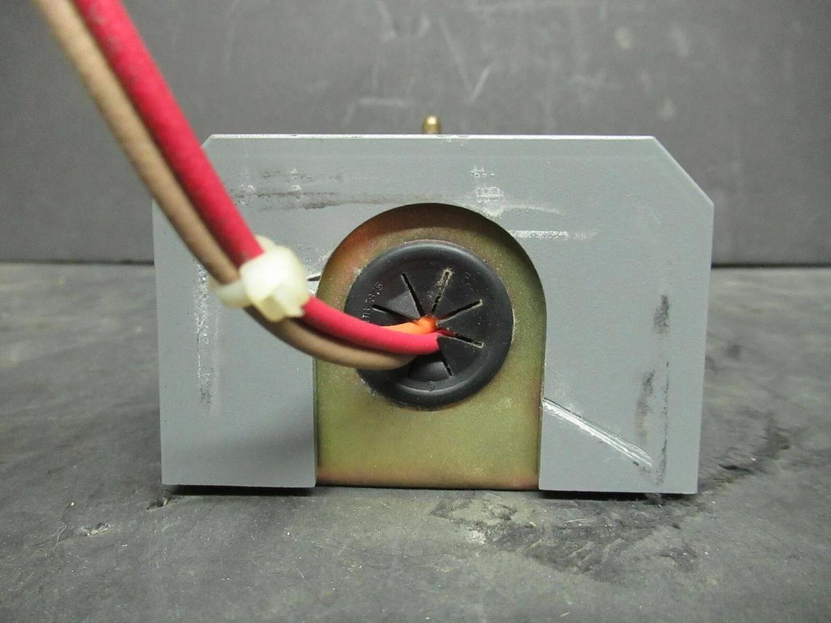 Used JOHNSON CONTROLS / YORK DIFFERENTIAL PRESSURE TRANS. FURNACE CTRL. 031-01269-000
