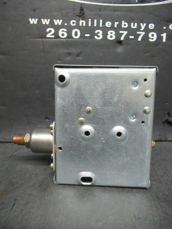 Used JOHNSON CONTROLS PRESSURE CONTROL P70JA-49 600 VAC 16 AMP 50/500 PSIG