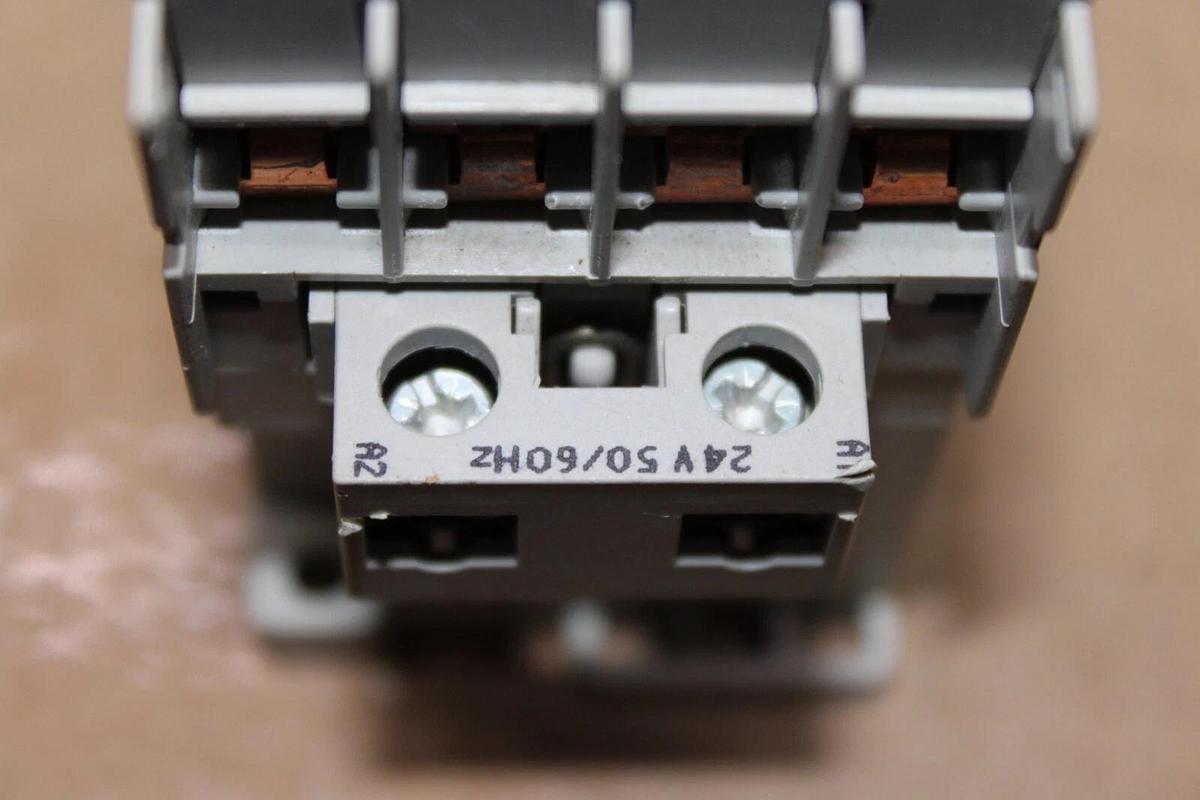 Used ALLEN BRADLEY STARTER 100-C23*400 W/ 193-T1AC25 600 VAC 30 AMP 15 HP *WARRANTY*