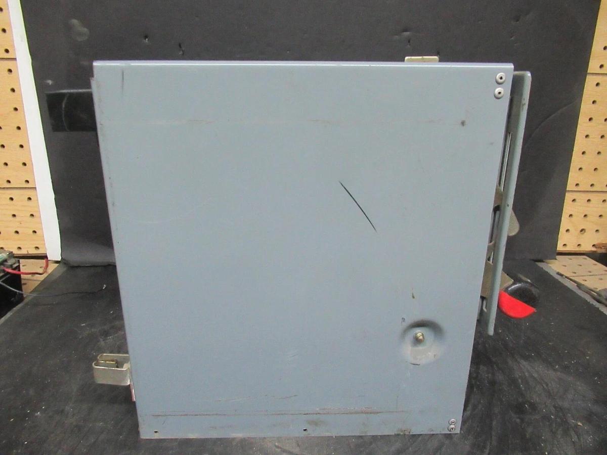 Used SQUARE D MCC MOTOR STARTER CONTROL MODEL: 5 12" W/ 8536SCG3 NEMA SIZE 1 15 AMP