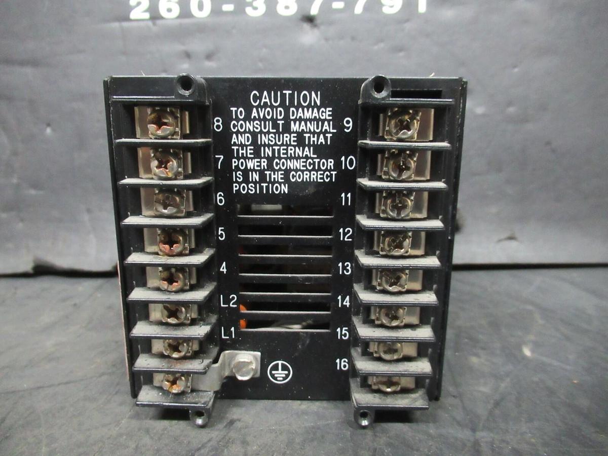 Used HONEYWELL BURNER CONTROL KEYBOARD DISPLAY UDC2000 MINI-PRO DC200C-0-010-1000B0-0