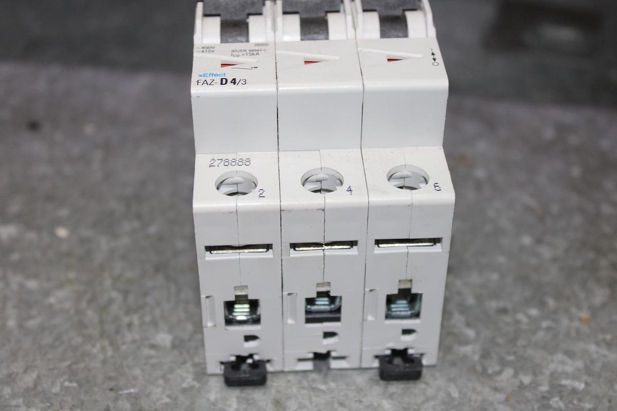 Used CARRIER ACTUATOR XU-348-0-0-1 HF26BB030 0.95 AMP 115 VOLT 50/60 HZ 50 WATT